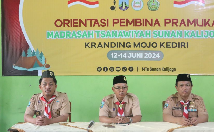57 Guru dan Karyawan dalam Kegiatan Orientasi Pembina Pramuka