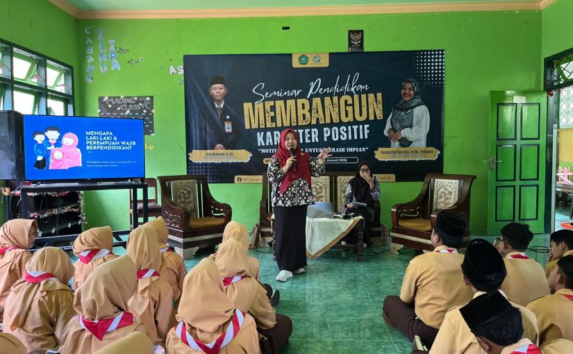 Seminar Pendidikan Membangun Karakter Positif